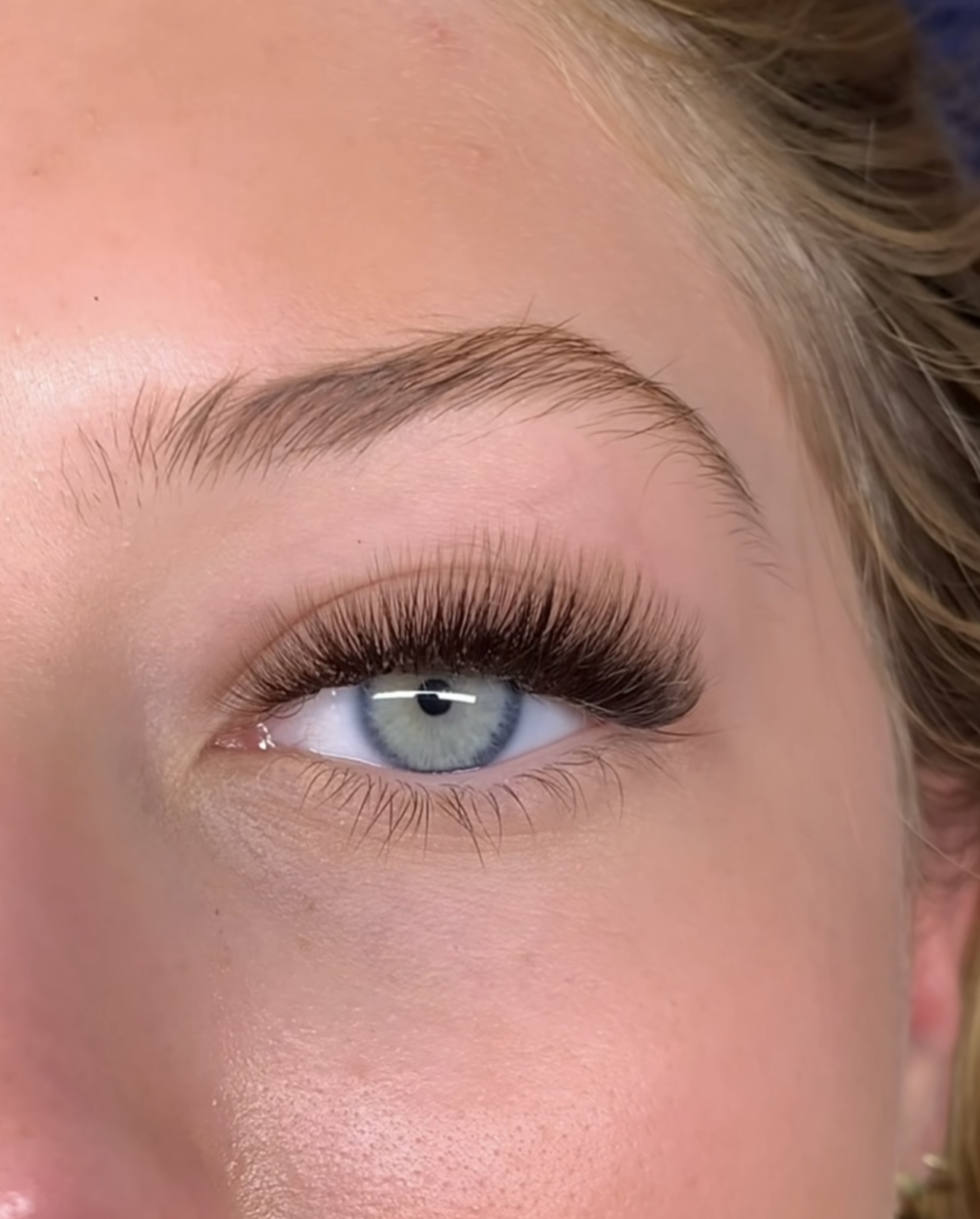 Volume lash extensions at Maison Montclair