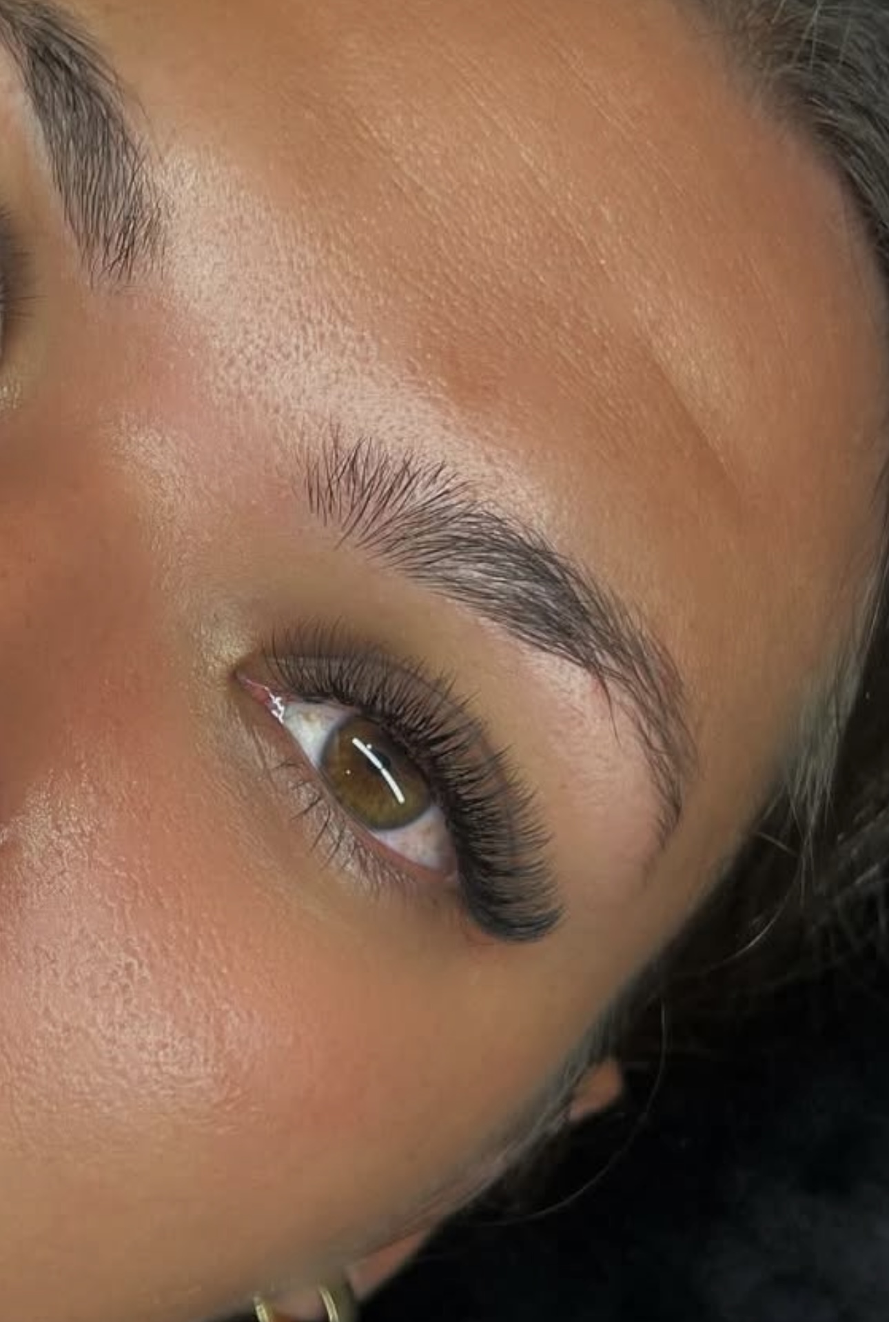 Hybrid lash extensions at Maison Montclair